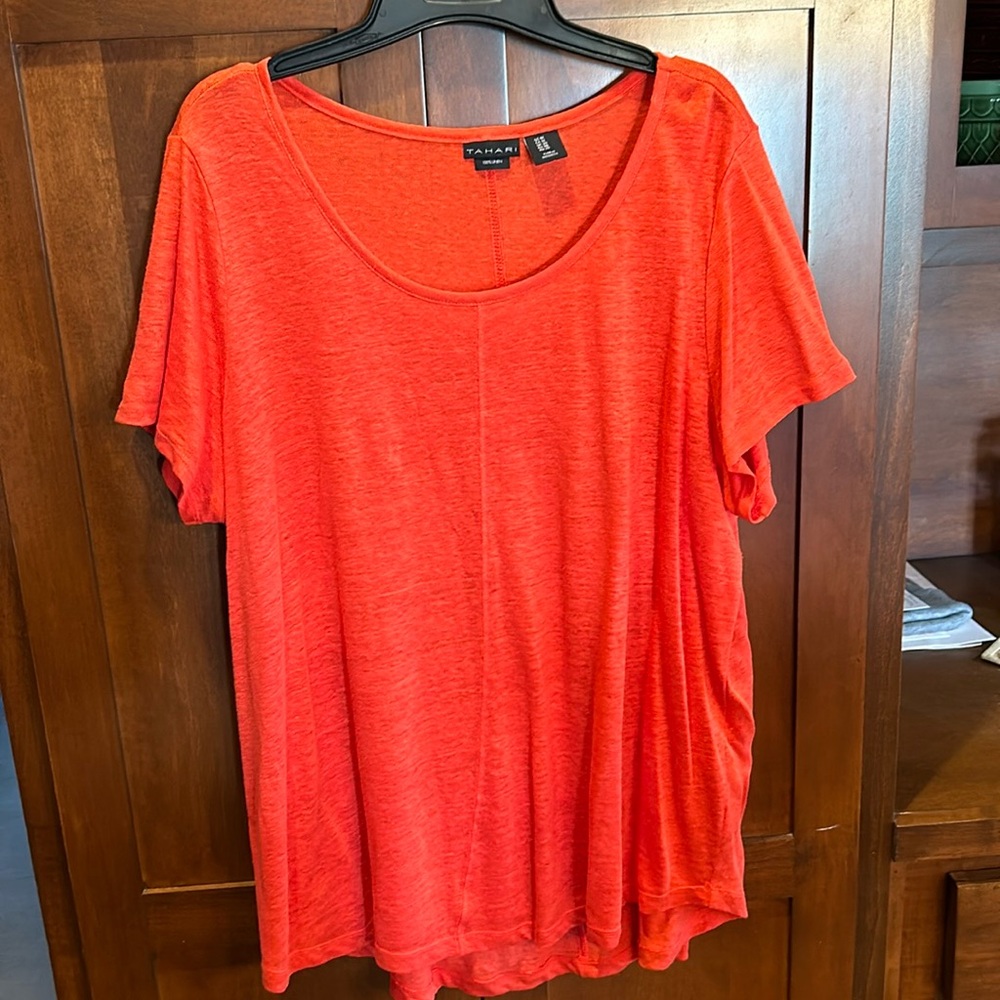 Tahari 1X linen short sleeve tunic length top